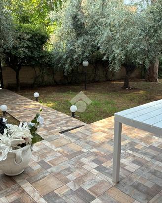 5 LOCALI A ROMA
