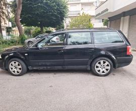 VOLKSWAGEN Passat - 2003 variant Business 101CV