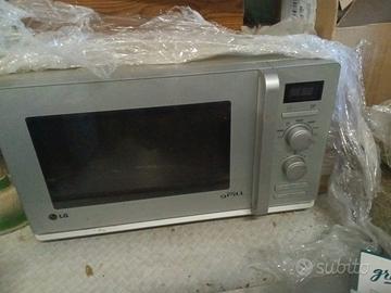 Forno a microonde LG con funzione grill integrata