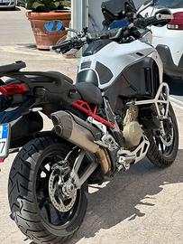 Multistrada V4S Full Iceberg White luglio 2022