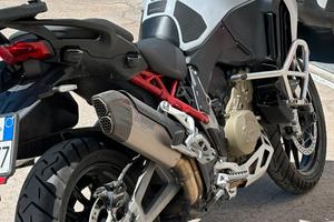 Multistrada V4S Full Iceberg White luglio 2022