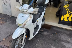 Honda SH 300 - 2017 - PERMUTE