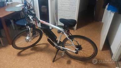 bicicletta artigianale pedalata assistita 