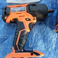 AEG – Avvitatore a massa battente, Modello BSS18C1