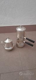 vecchia caffettiera napoletana con lattiera 