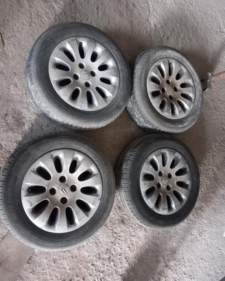 cerchi con gomme