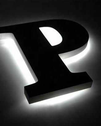 Insegne luminose su misura