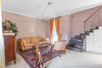 VILLA DI TESTA CON AMPIO GIARDINO