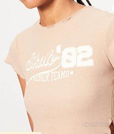 maglia corta donna misura M/L nuova con cartellino