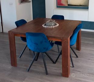 Tavolo quadrato in legno