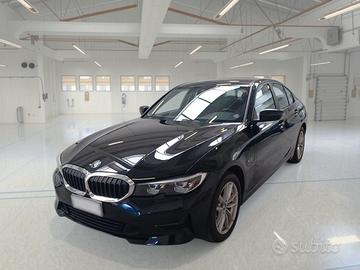 BMW 330 BUSINESS ADVANTAGE AUT. 4 PORTE BERLINA