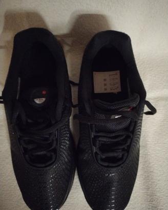 Nike Air Max DN nere