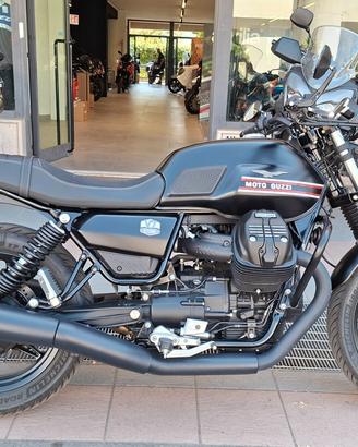 Moto Guzzi V7 Stone