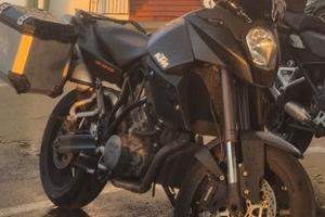 KTM 990 Supermoto - 2010