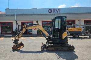 Escavatore yanmar vio25