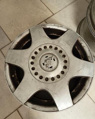 Cerchi in lega R. 16