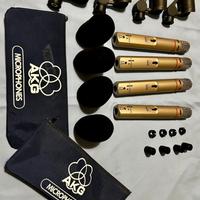 4 microfoni AKG + cavi + valigetta