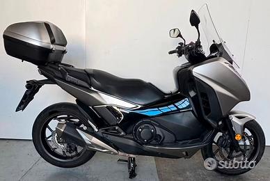 Honda Integra 750