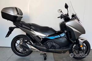 Honda Integra 750
