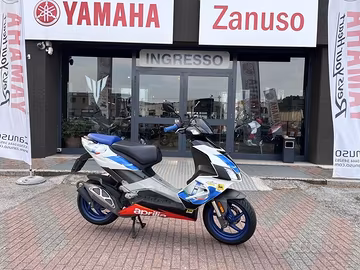 Aprilia SR 50 scooter 50 motore 2T POCHI KM