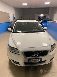 Volvo V50 D2 R-design