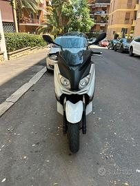 Yamaha X-Max 250