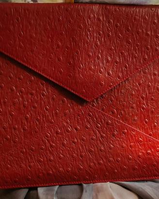 Pochette a busta in vera pelle di struzzo rossa