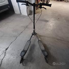 Bipattino - Monopattino a tre ruote - Skate (nero)