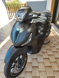 Piaggio Beverly 400 Sport