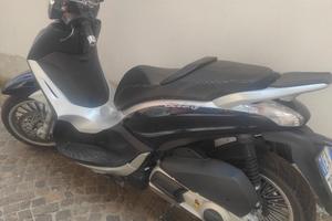 Beverly 300