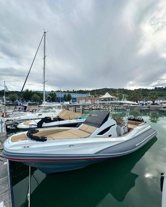 ZAR 95 Sport Luxury con 2 x 300 Hp Mercury