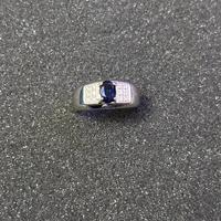 Anello in oro 18 k con zaffiro e diamanti