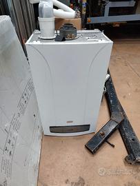 CALDAIA CAMERA STAGNA BAXI LUNA 3 COMFORT 1.240 FI