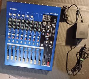 MIXER YAMAHA  MG12/4FX con effetti