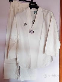 Divisa Taekwondo adulti con due cinture 