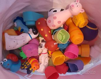 Costruzioni e tantissimi giochi di gomma morbida