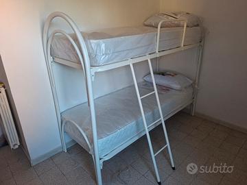 LETTO A CASTELLO BIANCO CON 2 MATERASSI SINGOLI 