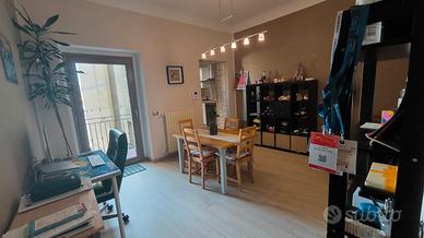 Casa su tre livelli con terrazzo - arredata