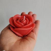 candele a forma di rosa 