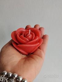 candele a forma di rosa 