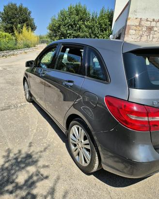 Mercedes classe b 180d 2012 motore Mercedes 