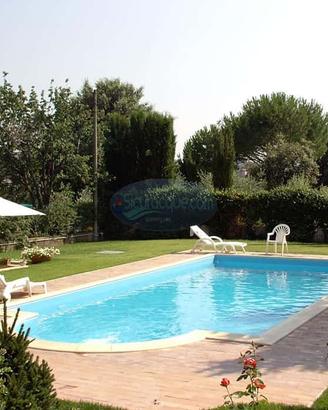 PISCINA IN VETRORESINA MODELLO "IMPERO 90"