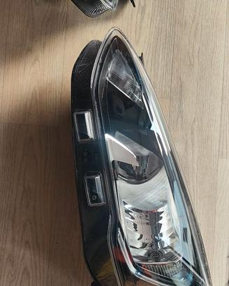 Fari ford focus mk4