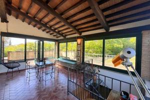 Casa indipendente di 250 m² con 4 locali e box aut