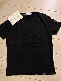 t-shirt stone island