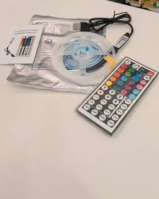 Striscia LED RGB 5 metri con Telecomando – USB