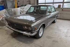 AUTO FIAT 130 BERLINA 3200