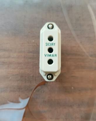 Presa 10A Vimar serie 7000 art. 7010/S