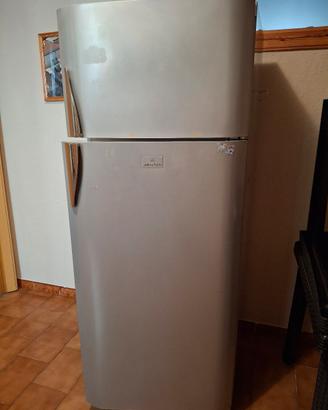 frigorifero Ariston funzionante