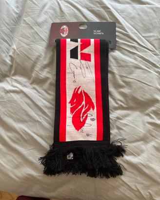 Sciarpa milan autografata Leao